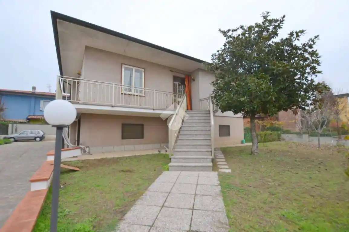 Villa in vendita a Canneto sull'Oglio