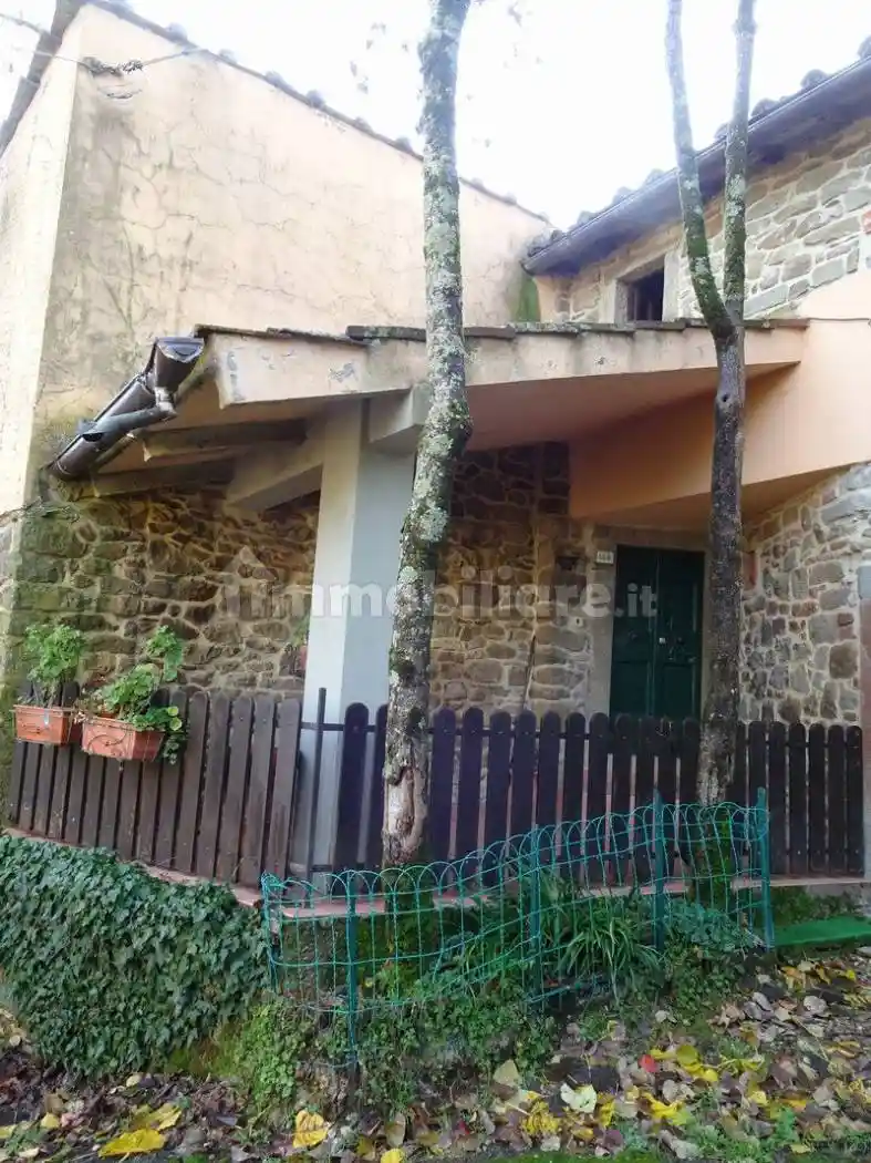 Casa indipendente in vendita a Castel Focognano