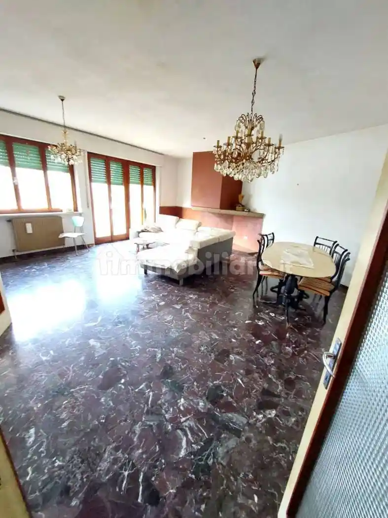 Villa bifamiliare, da ristrutturare, 395 m², Viale Trieste, Udine - foto 2
