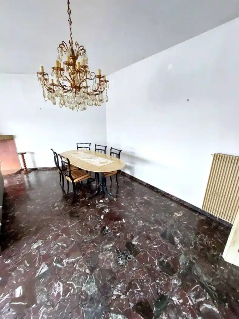 Villa bifamiliare, da ristrutturare, 395 m², Viale Trieste, Udine - foto 3