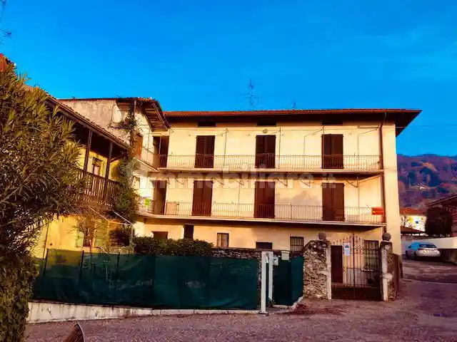 Casa indipendente in vendita a Pradalunga