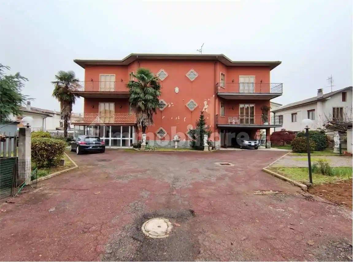 Villa in vendita a Solaro