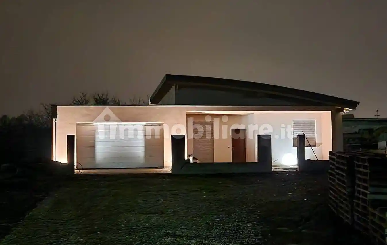 Villa in vendita a Gozzano