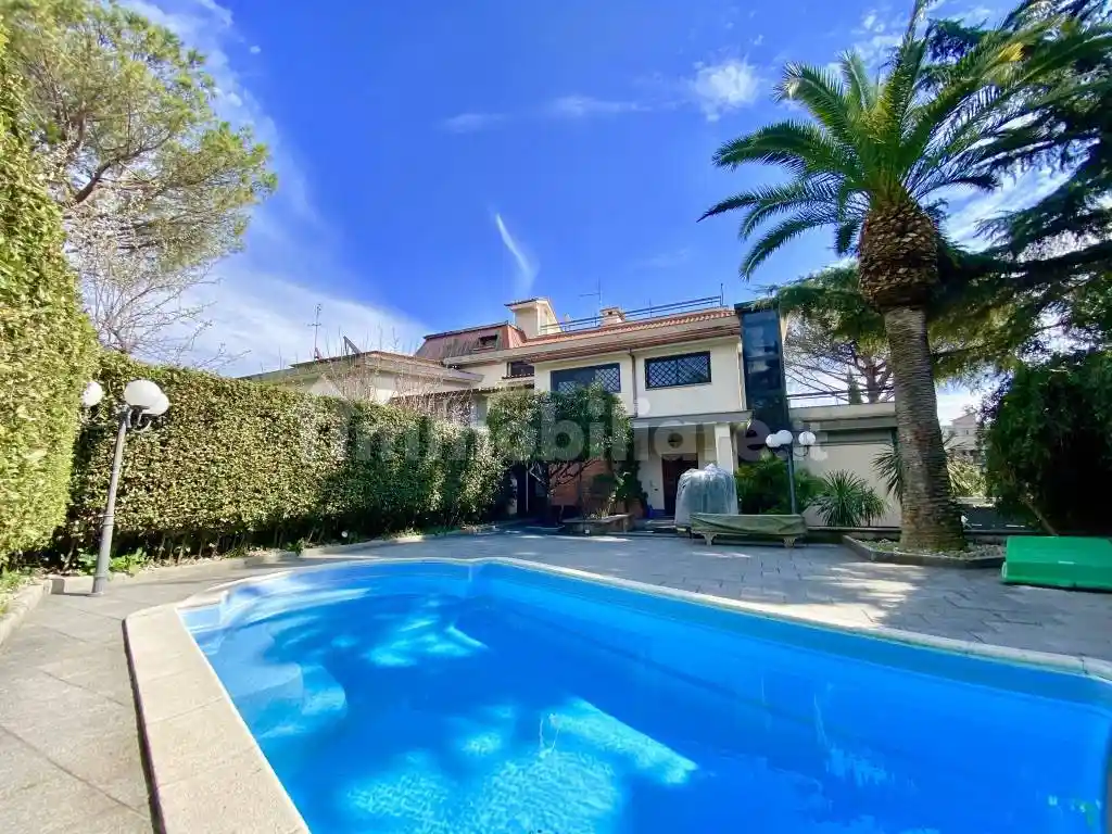 Villa in vendita a Roma