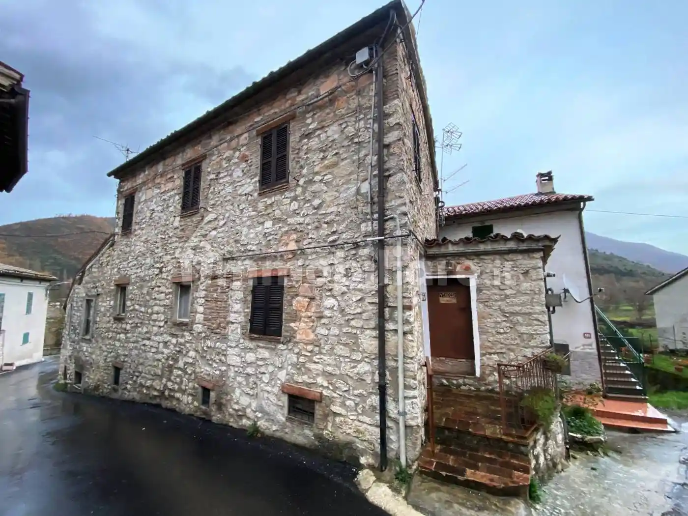 Casa indipendente in vendita a Fiuminata