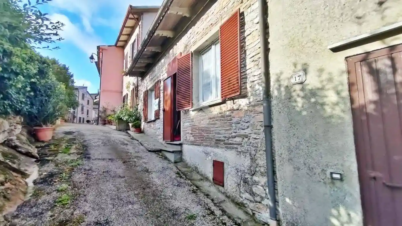 Casa indipendente in vendita a Fossato di Vico