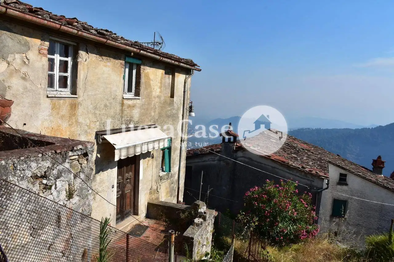 Casa indipendente in vendita a Lucca