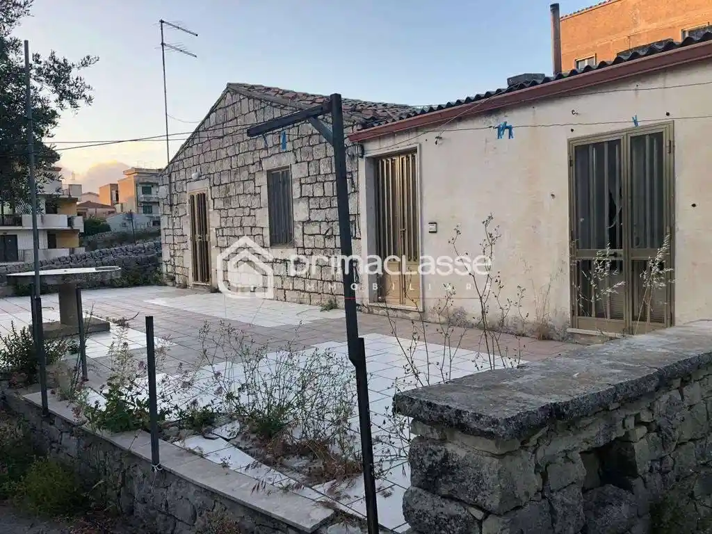 Casa indipendente in vendita a Modica