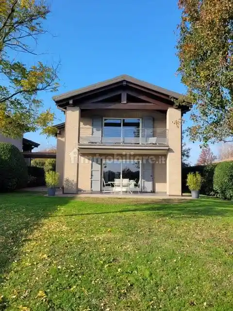 Villa in vendita a Reggio Emilia