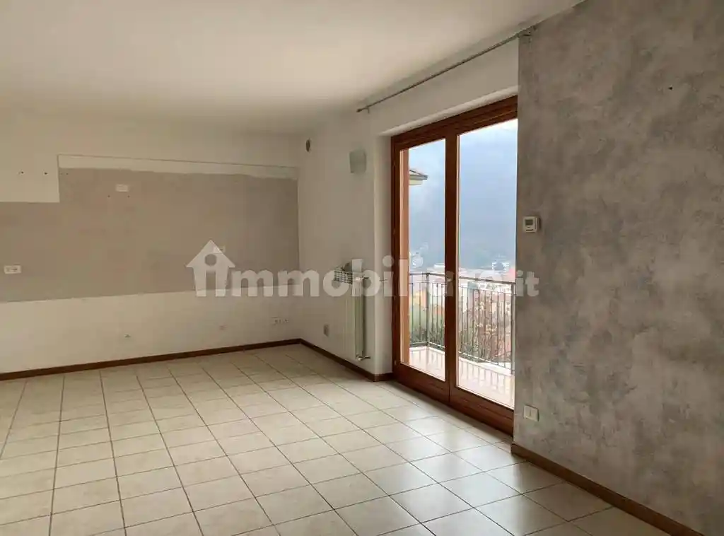 Appartamento in vendita a Gazzaniga