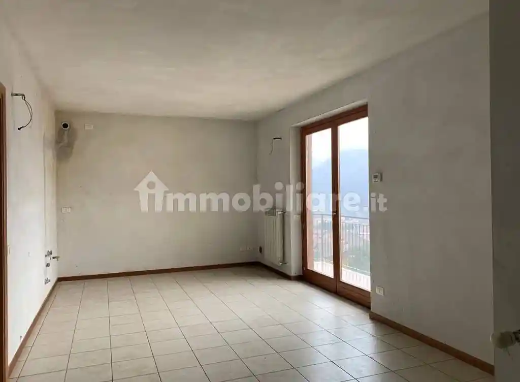 Appartamento in vendita a Gazzaniga