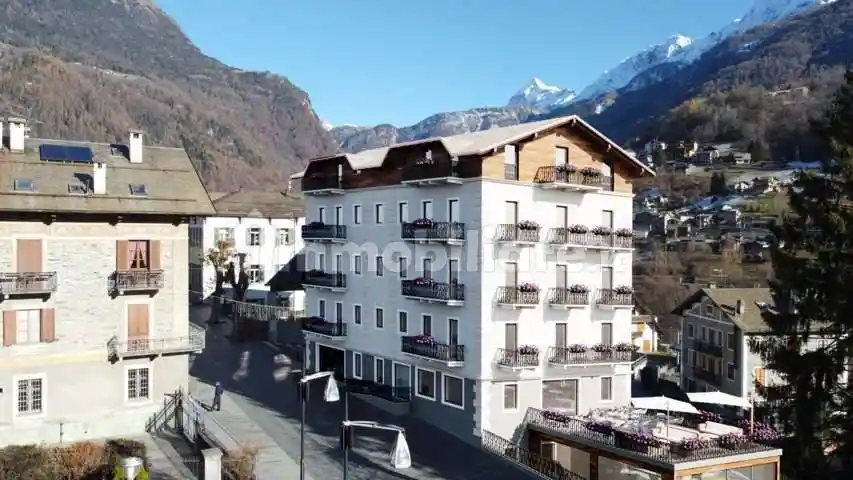 Palazzo - Edificio in vendita a Chiesa in Valmalenco