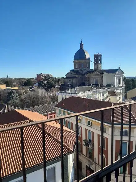 Appartamento in affitto a Desio