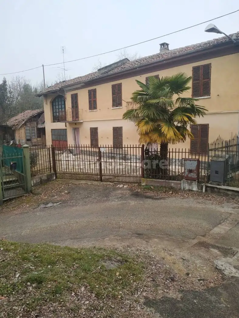 Rustico - Casale in vendita a Asti