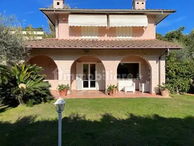 Villa in vendita a Forte dei Marmi