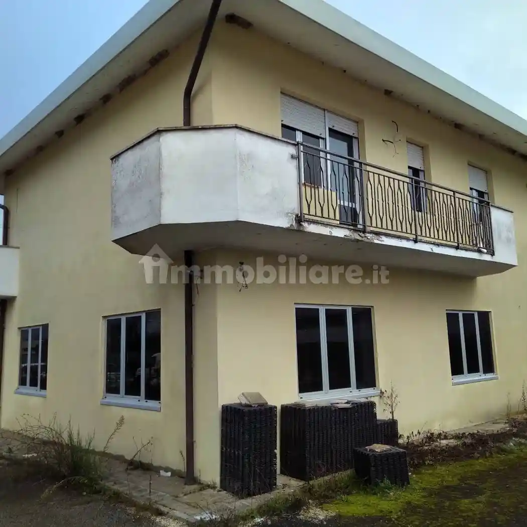 Palazzo - Edificio in vendita a Rieti