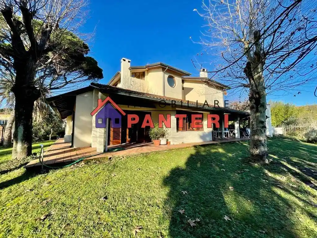 Villa in vendita a Capannori