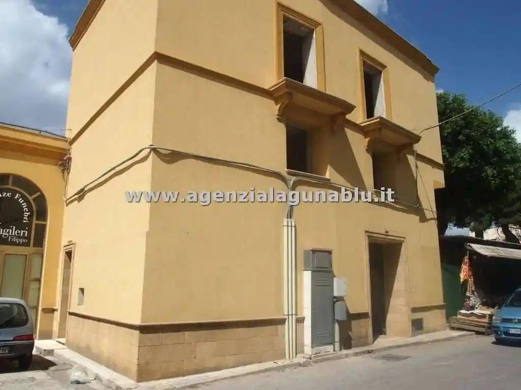 Palazzo - Edificio in vendita a Marsala