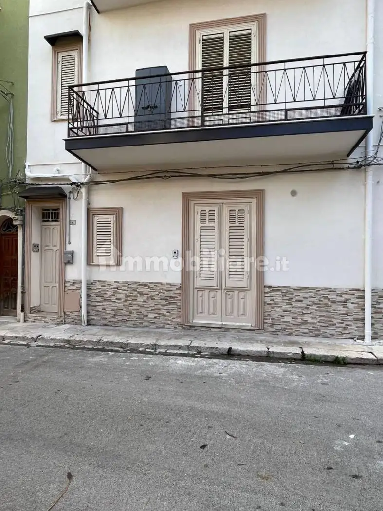 Appartamento in affitto a Altavilla Milicia