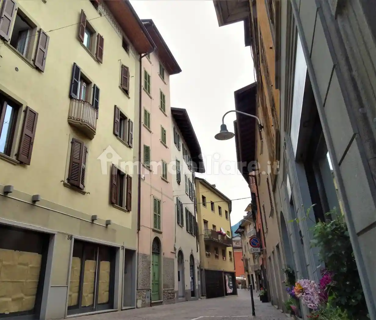 Palazzo - Edificio in vendita a Zogno