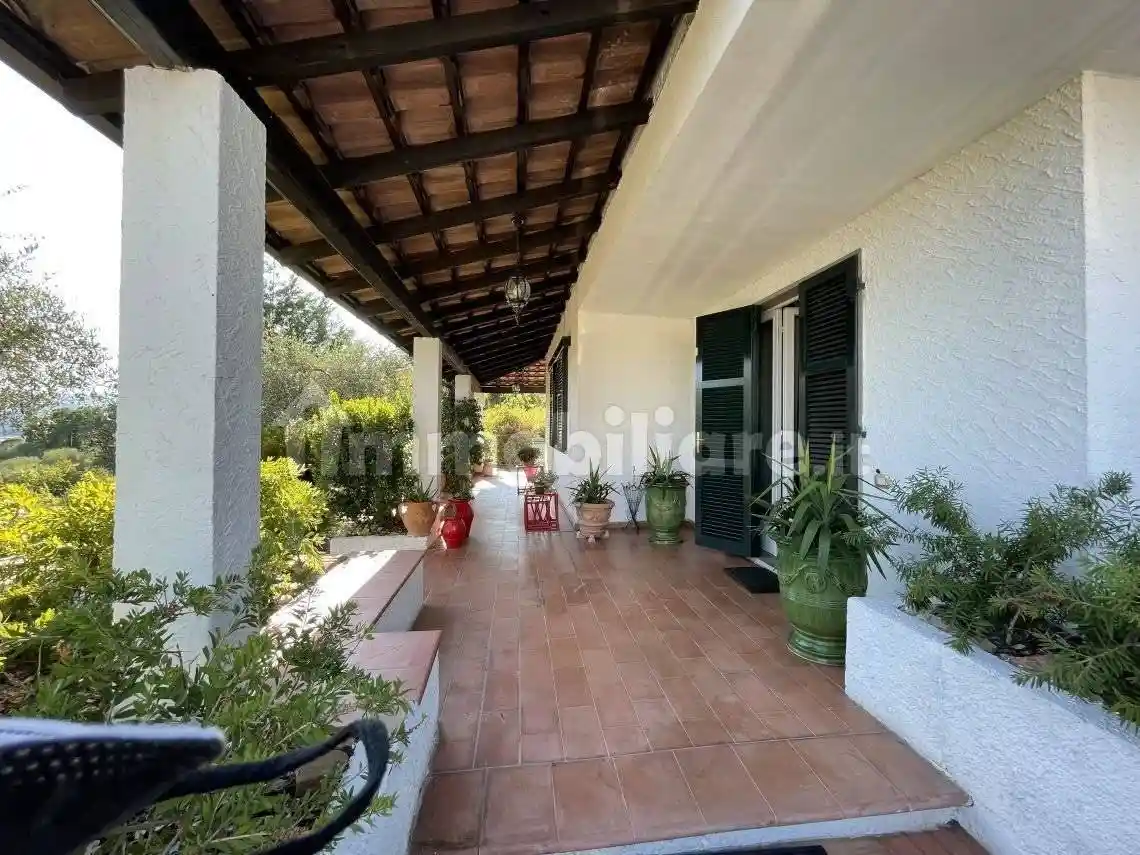 Villa in vendita a Bolano