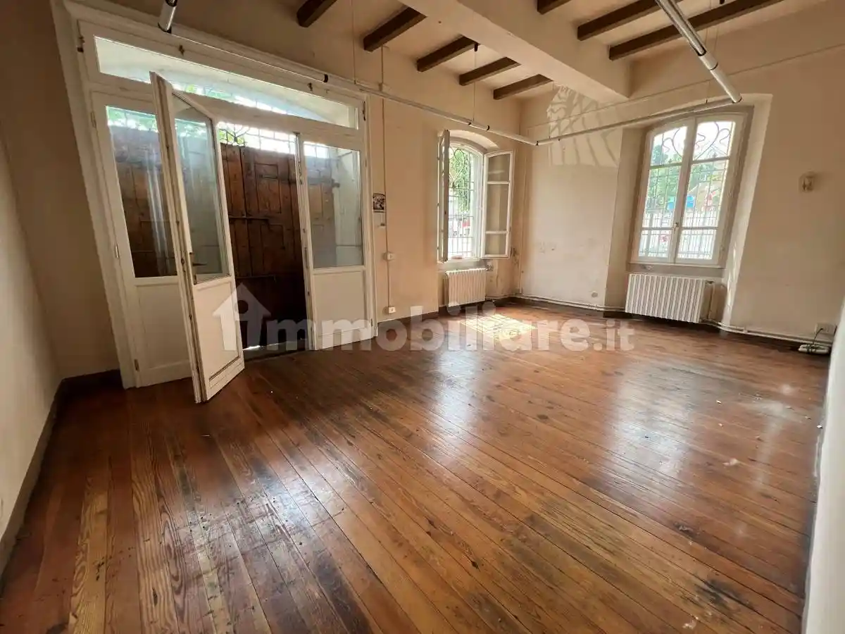 Palazzo - Edificio in vendita a Lugagnano Val d'Arda