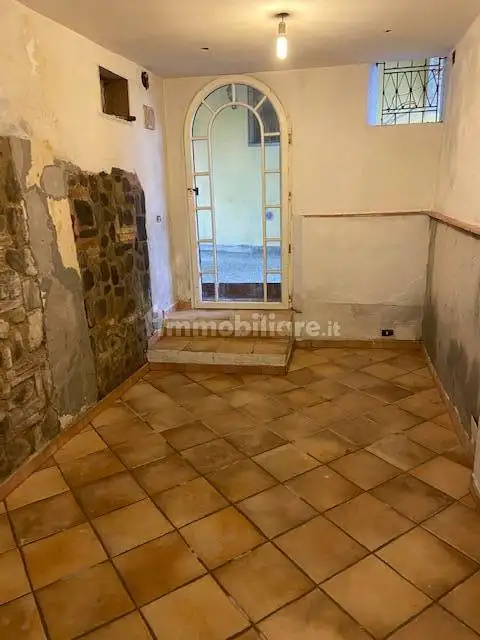 Appartamento in affitto a Capraia e Limite