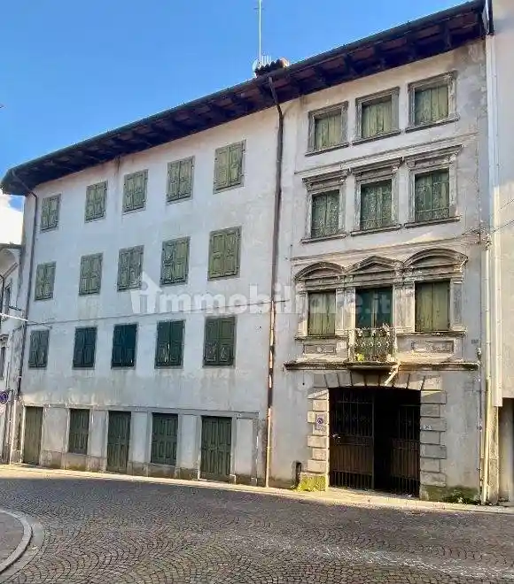 Palazzo - Edificio in vendita a Tarcento