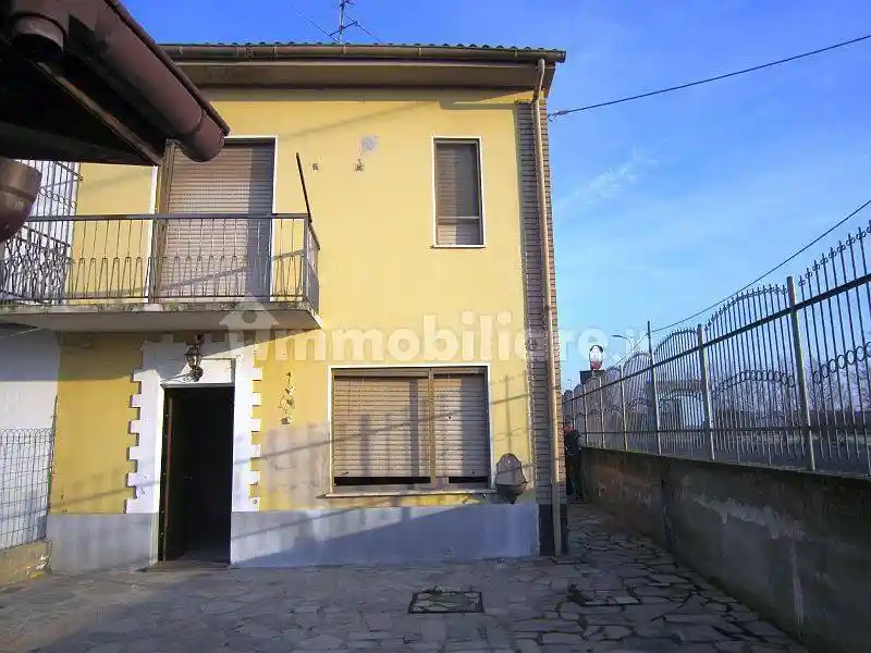 Casa indipendente in vendita a Mortara