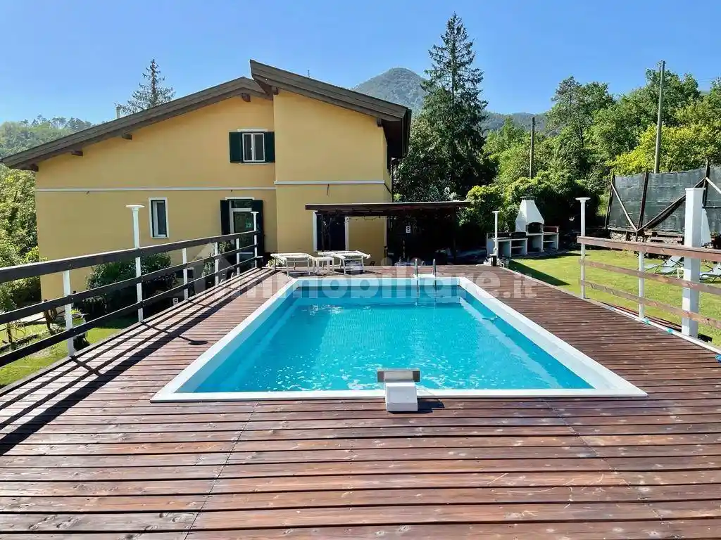 Villa in vendita a Calice al Cornoviglio
