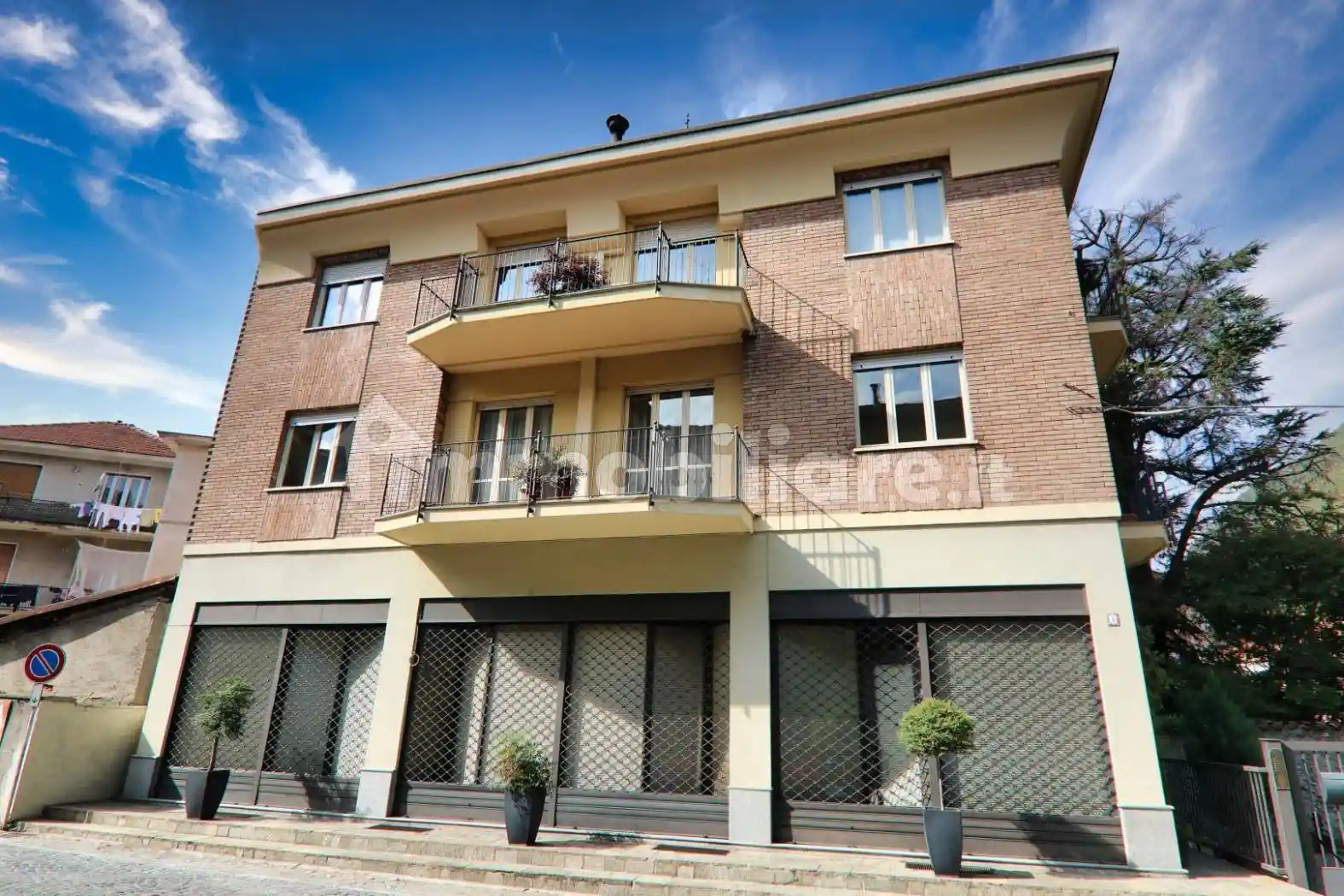 Palazzo - Edificio in vendita a Pont-Canavese