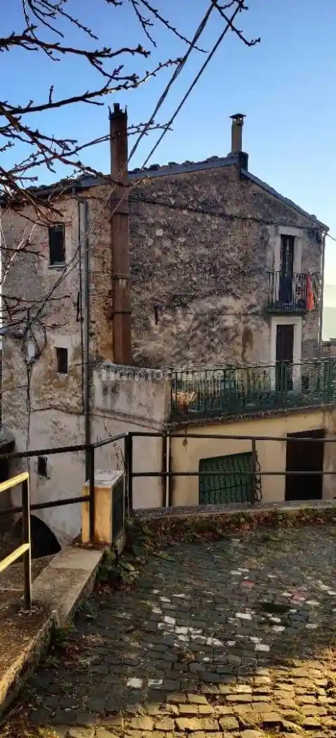Casa indipendente in vendita a Calascio
