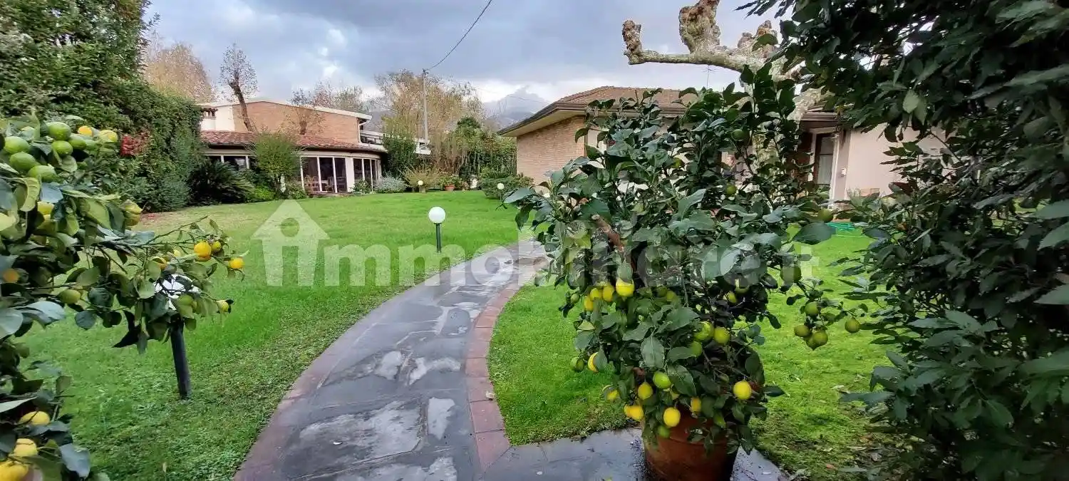 Villa in vendita a Pietrasanta