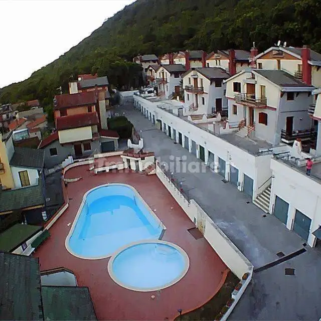 Appartamento in vendita a Roccamonfina