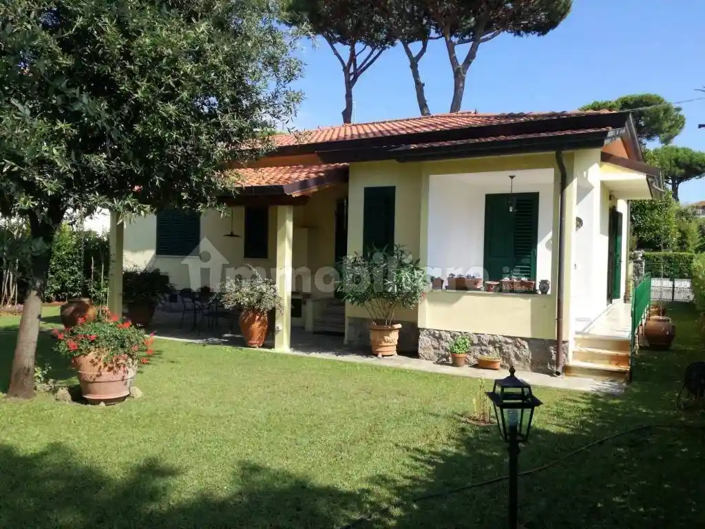 Villa in vendita a Pietrasanta