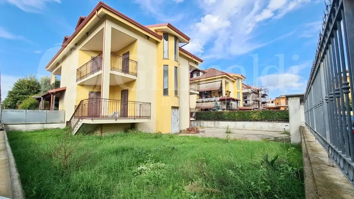 Villa in vendita a Giugliano in Campania