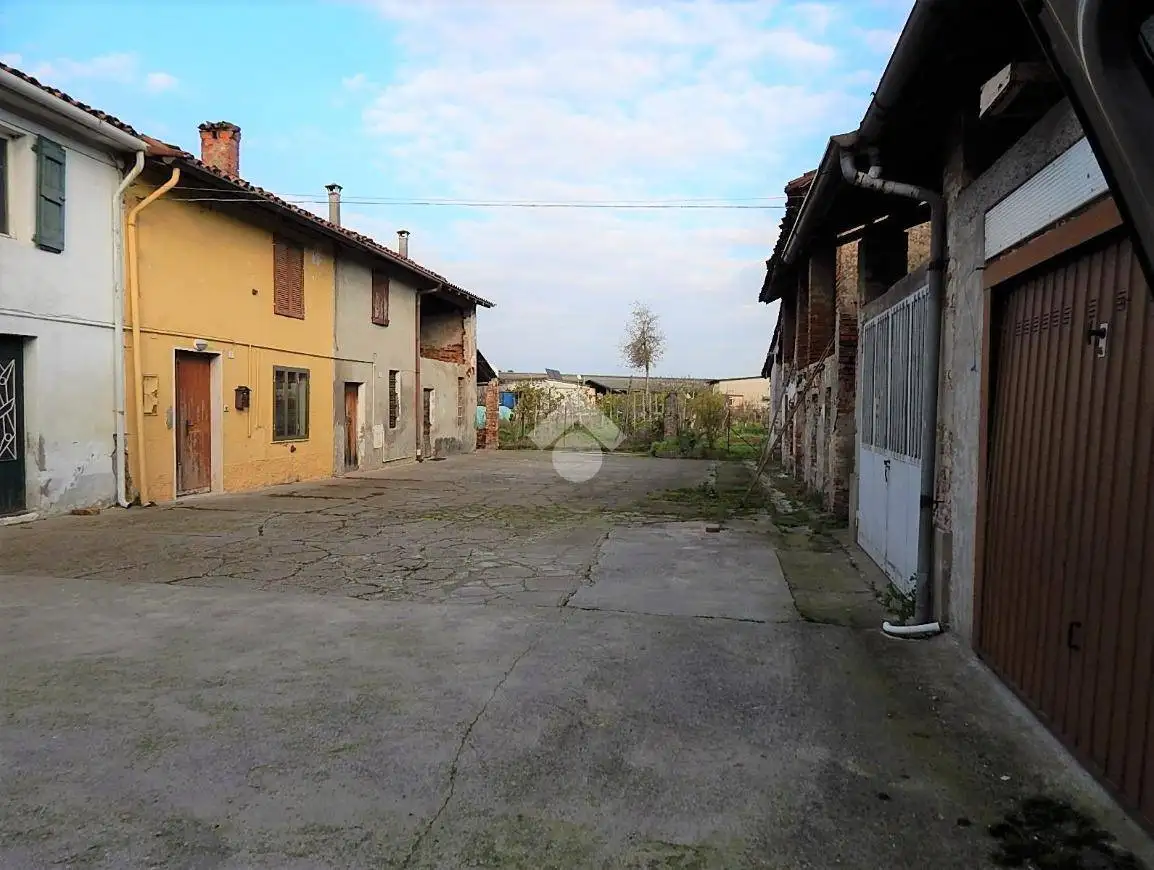 Rustico - Casale in vendita a Grontardo