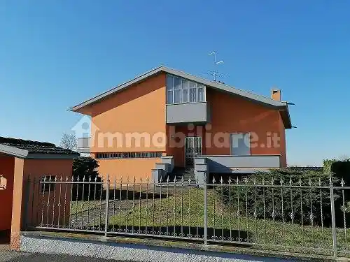 Villa in vendita a Monte Cremasco