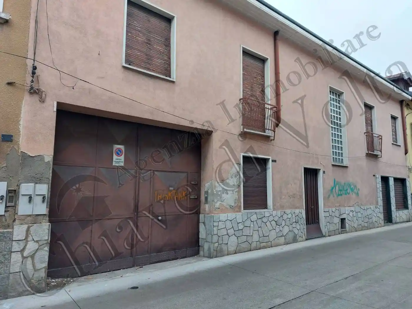 Palazzo - Edificio in vendita a Samarate