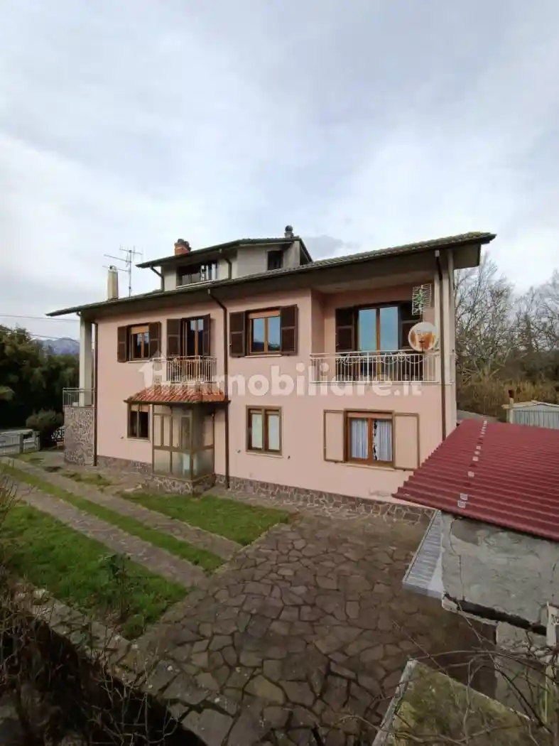 Villa in vendita a Licciana Nardi