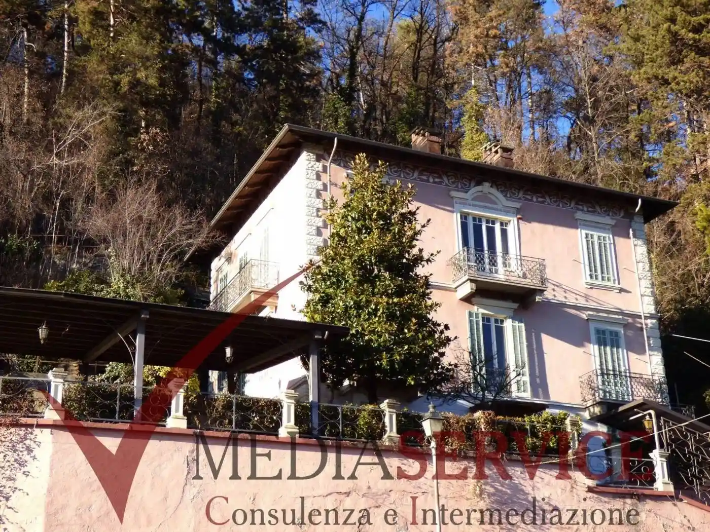 Villa in vendita a Borgo San Dalmazzo