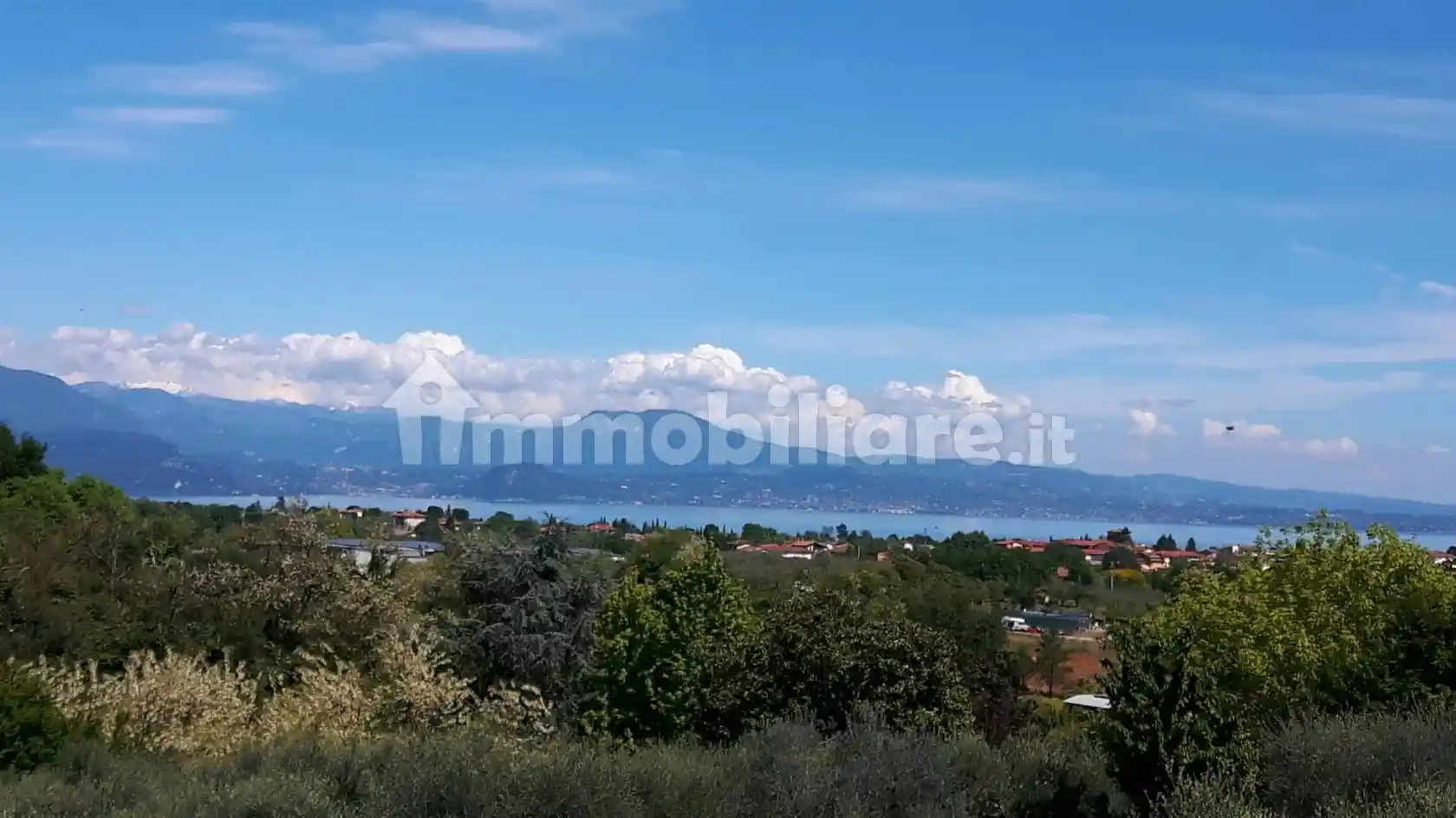 Villa in vendita a Soiano del Lago