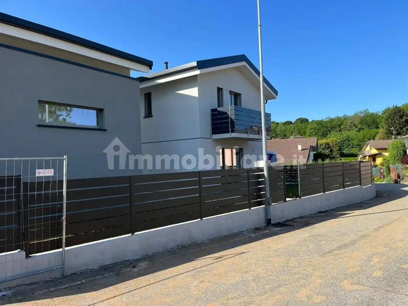 Villa in vendita a Montano Lucino