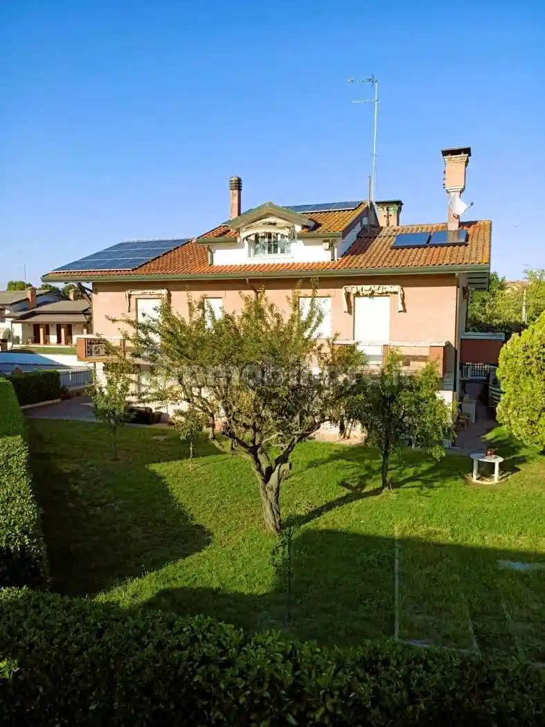 Villa in vendita a Adria