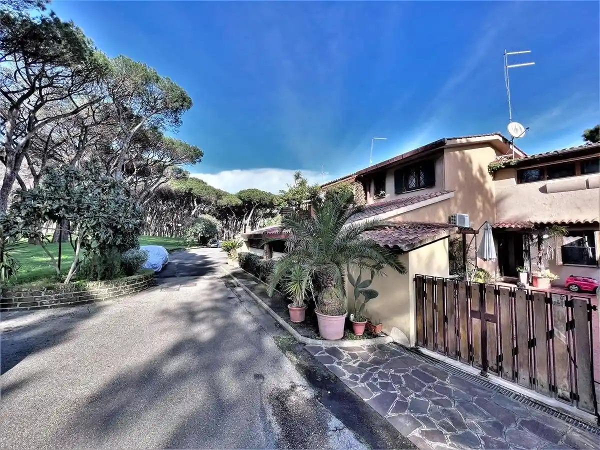 Villa a schiera via dei Pescatori, Axa, Roma - foto 3