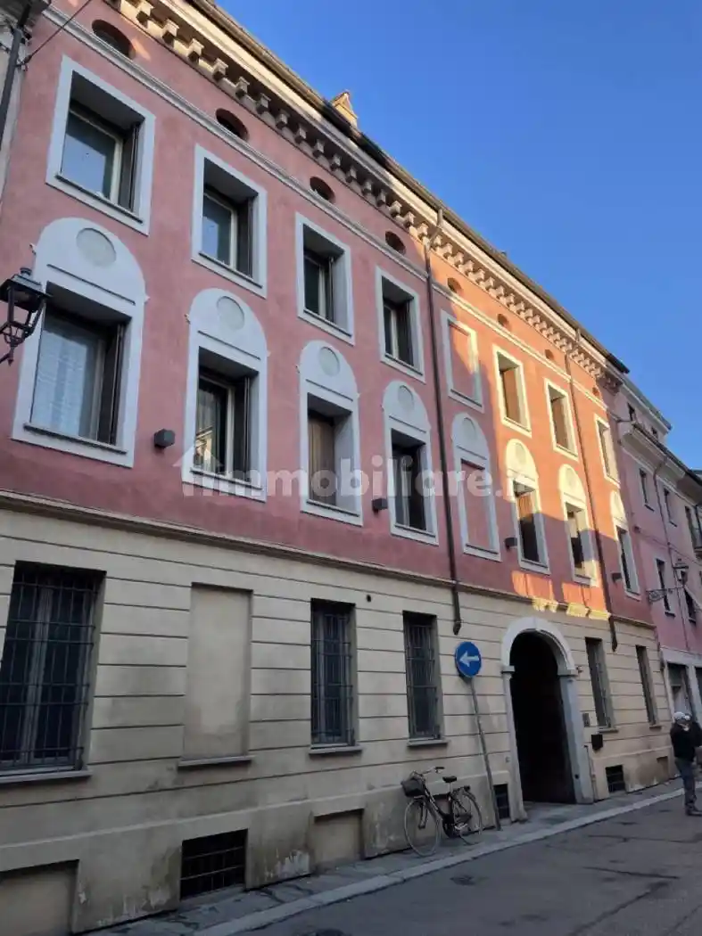 Appartamento in vendita a Piacenza