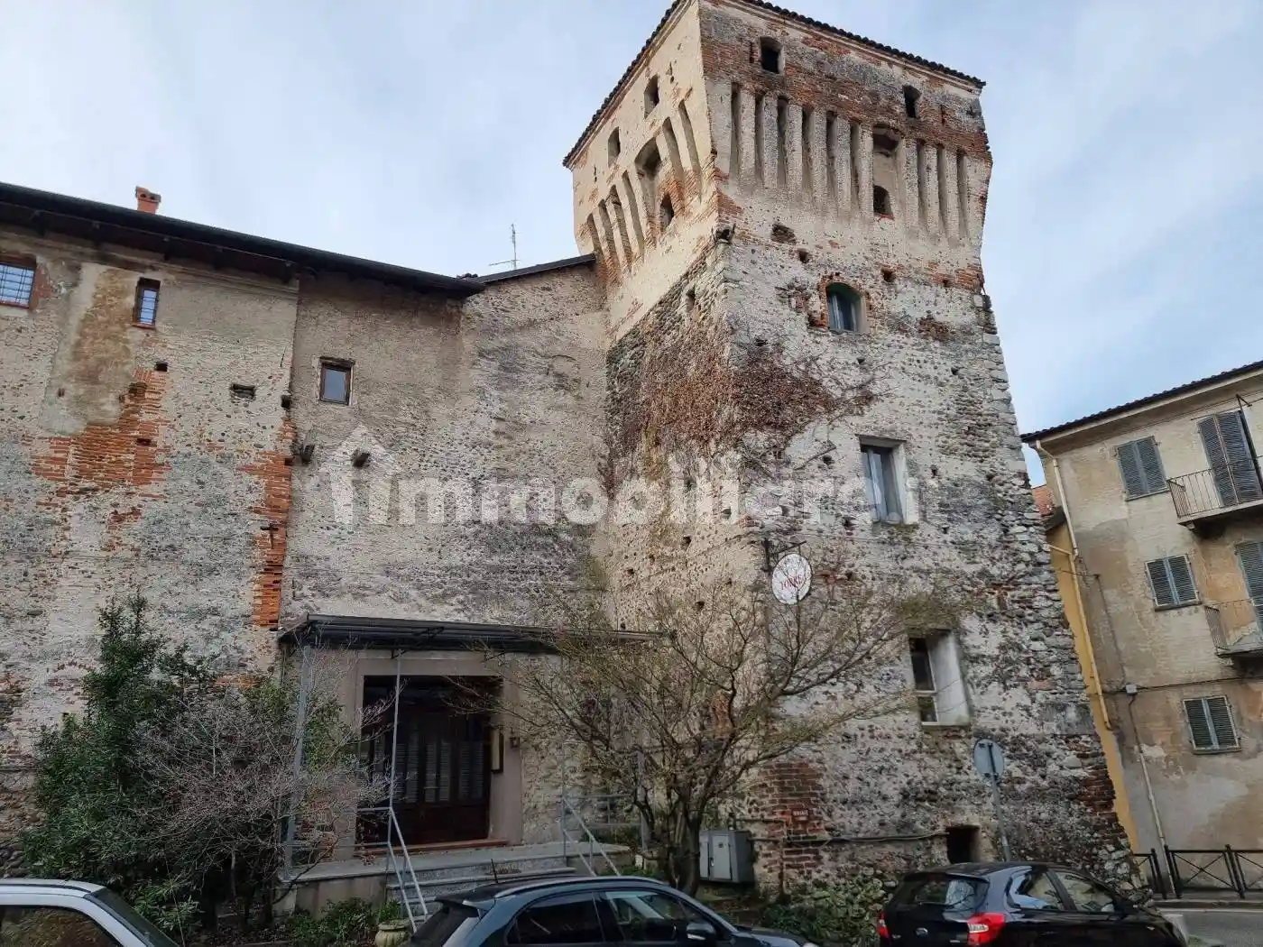 Palazzo - Edificio in vendita a Romagnano Sesia