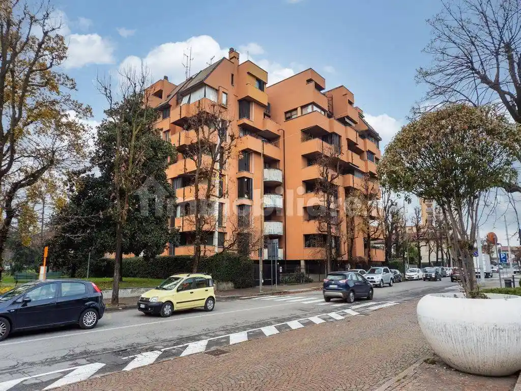 Appartamento in vendita a Desio