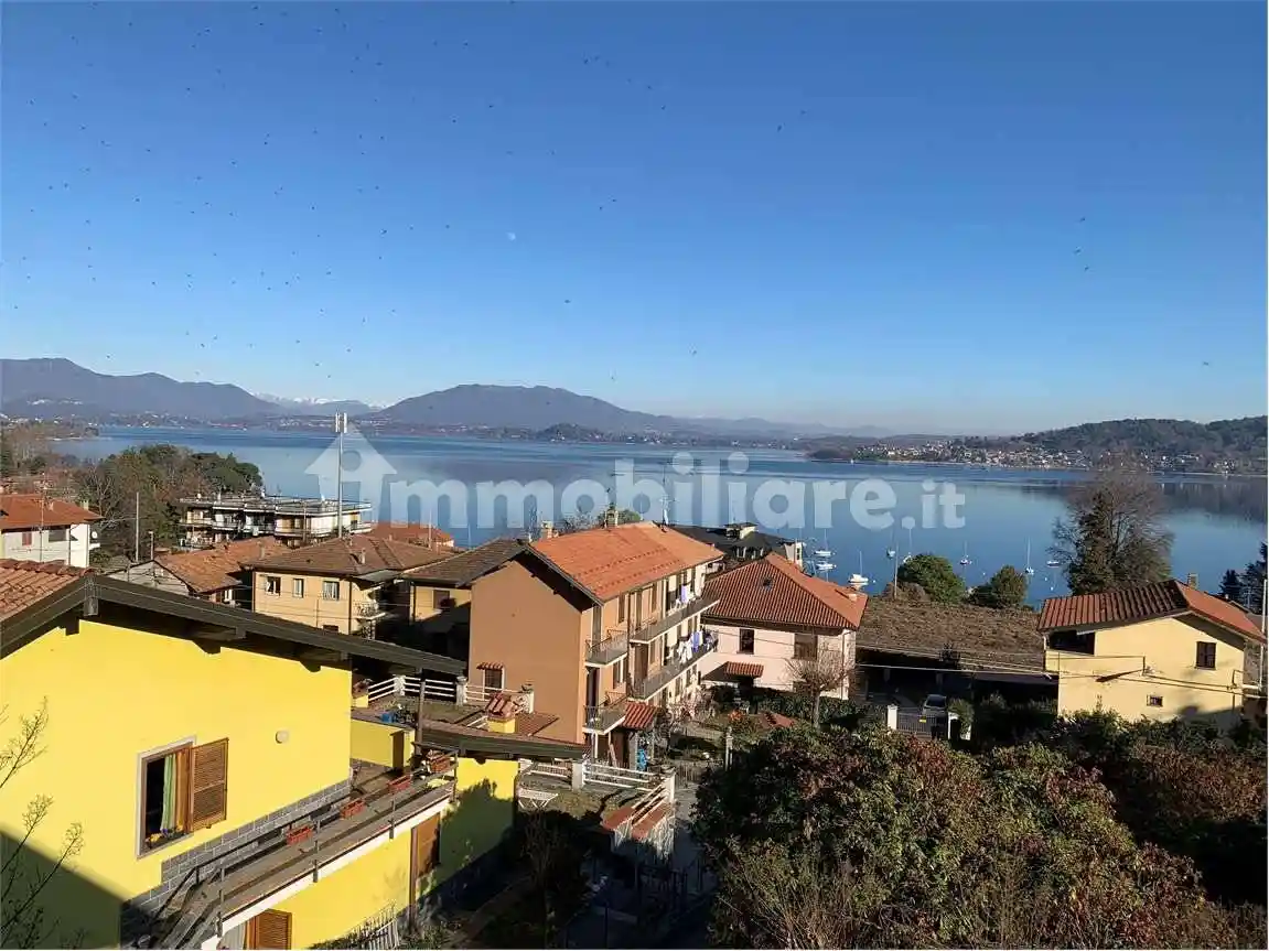 Villa in vendita a Meina