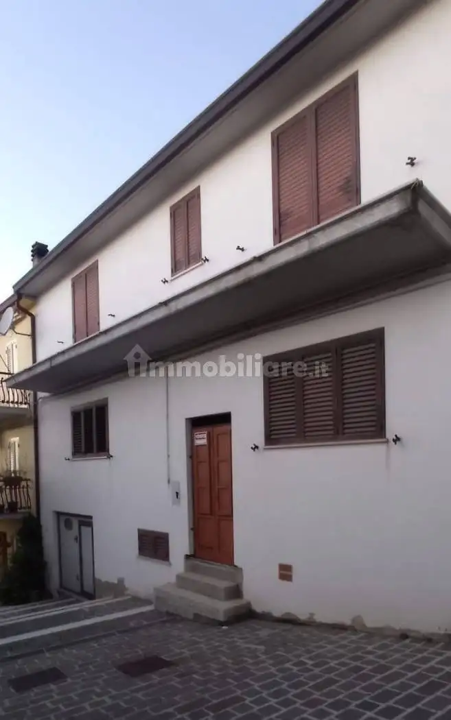 Casa indipendente in vendita a Castel Frentano